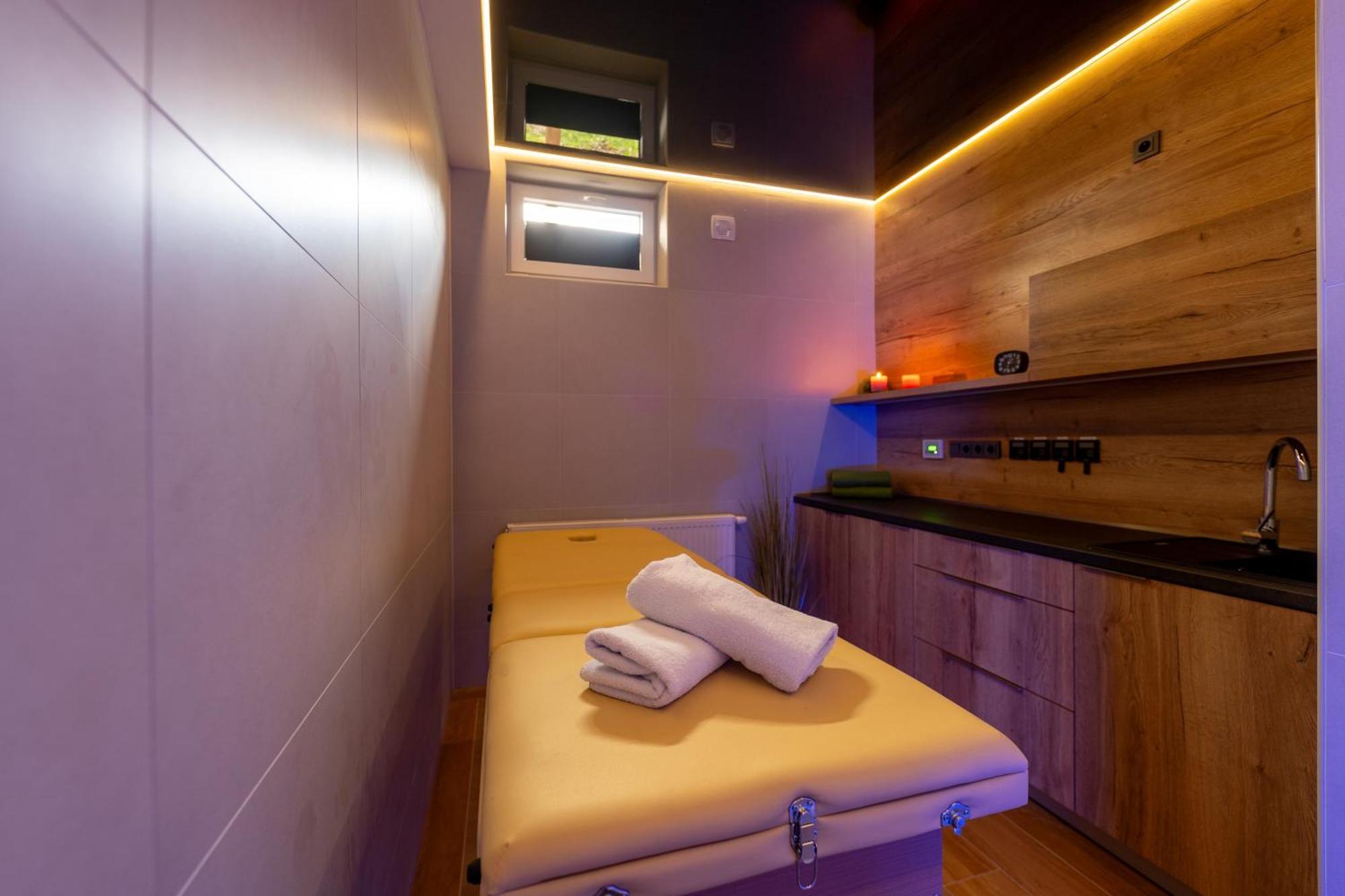 Wellness Pension Koliba Komorni Lhotka Экстерьер фото